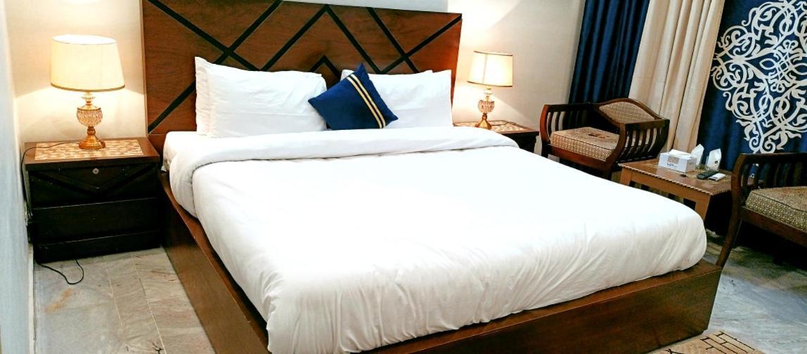 Bed & Breakfast Islamabad Hotel ภายนอก รูปภาพ