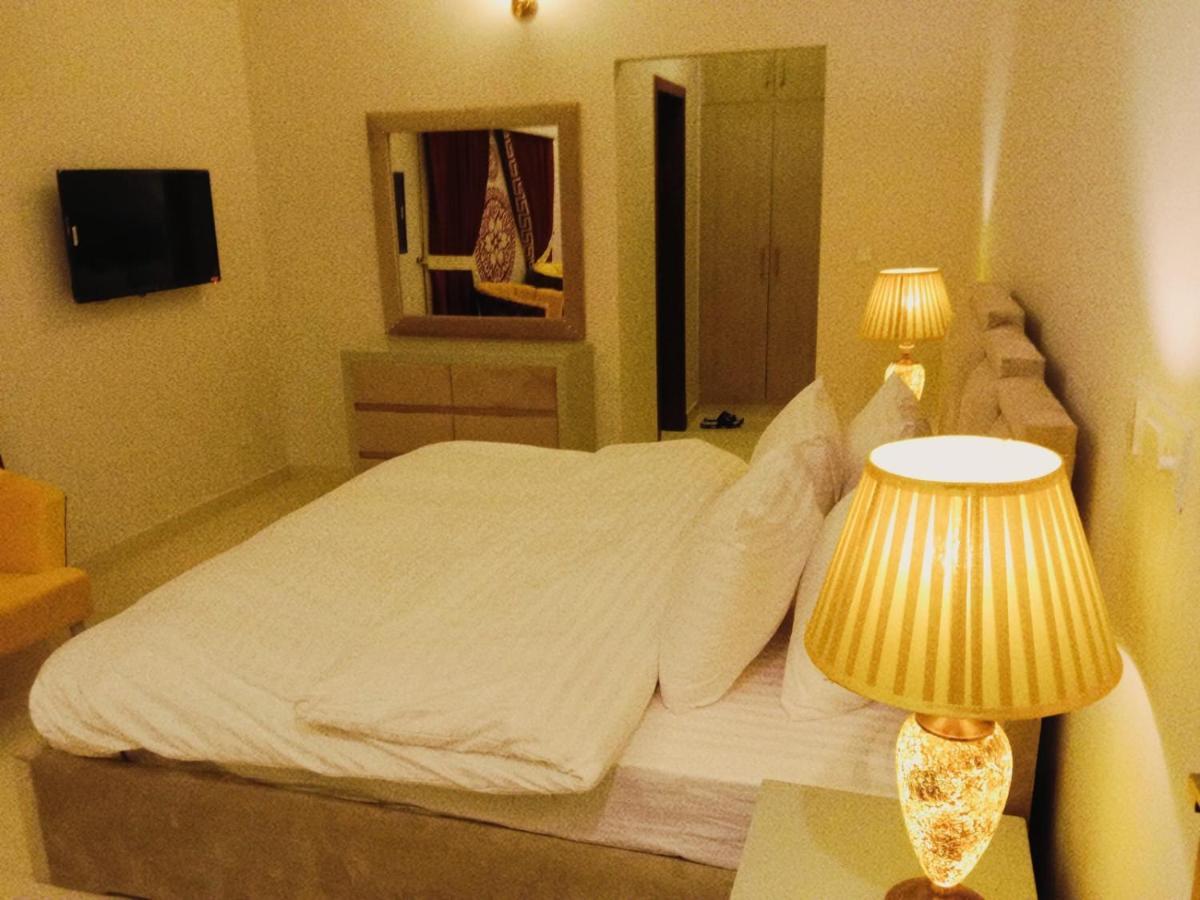 Bed & Breakfast Islamabad Hotel ภายนอก รูปภาพ