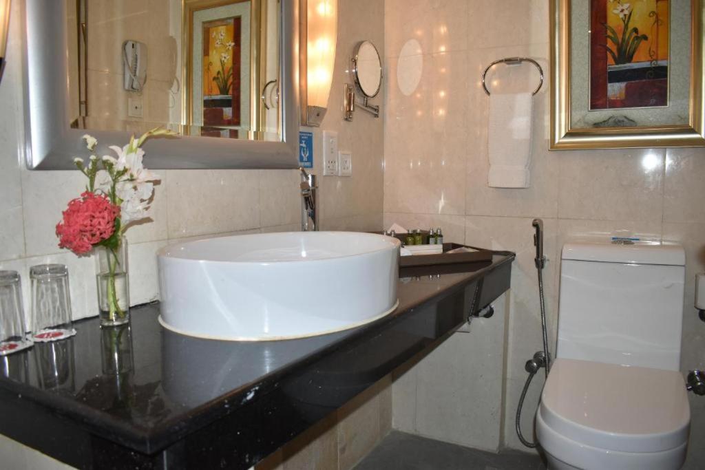 Bed & Breakfast Islamabad Hotel ภายนอก รูปภาพ