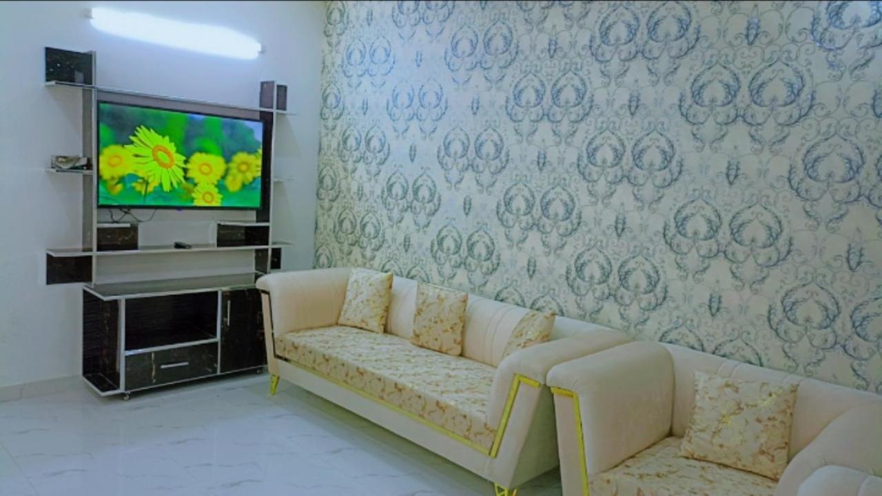 Bed & Breakfast Islamabad Hotel ภายนอก รูปภาพ