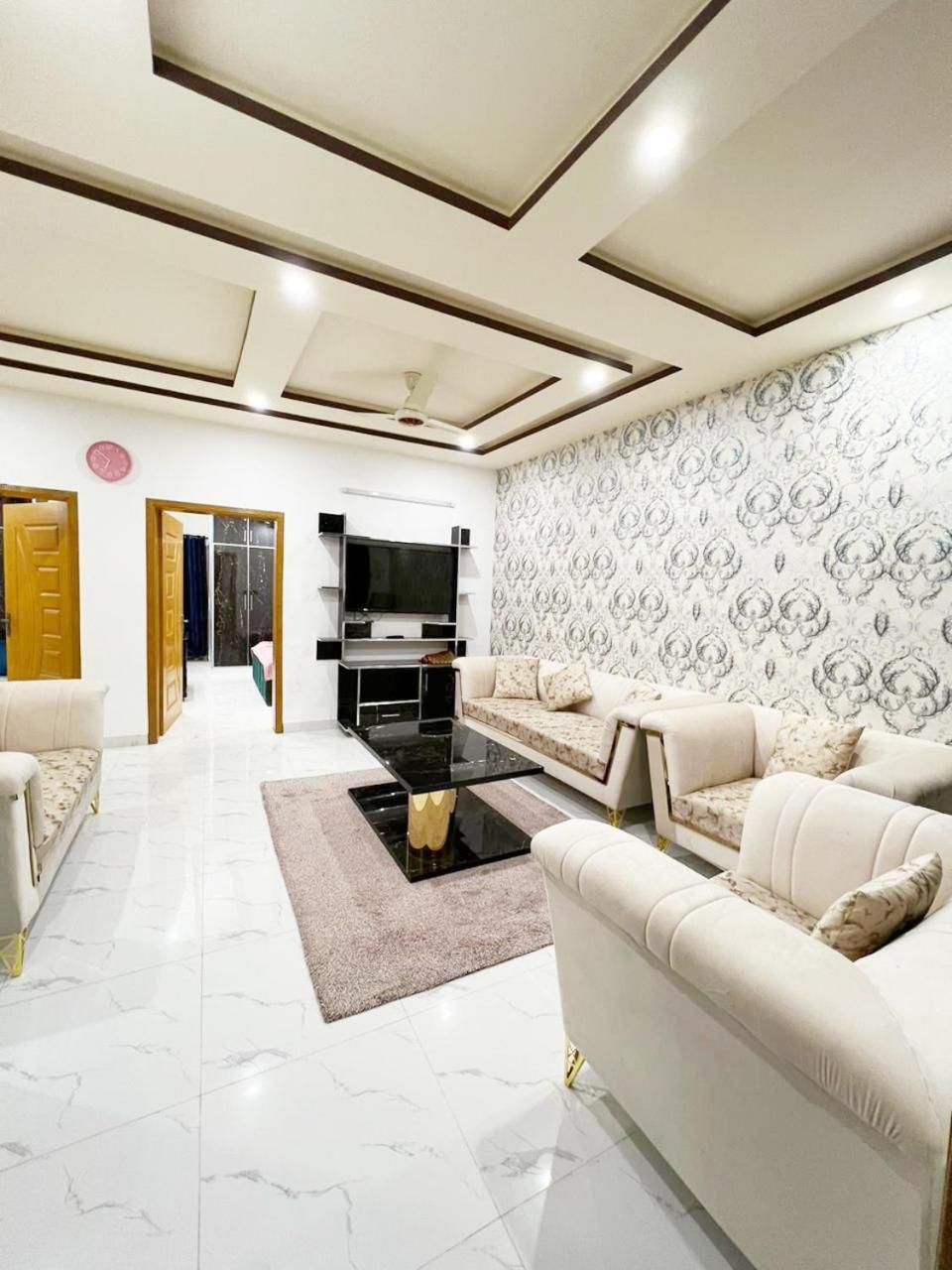 Bed & Breakfast Islamabad Hotel ภายนอก รูปภาพ