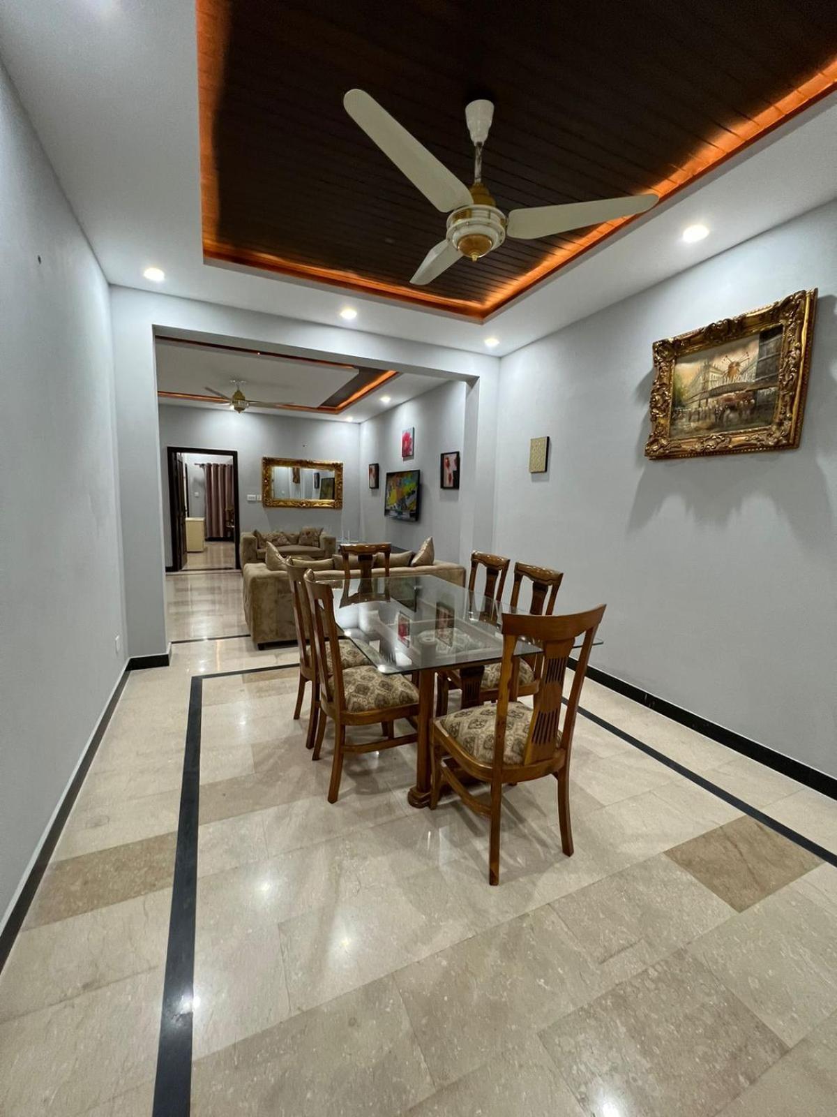 Bed & Breakfast Islamabad Hotel ภายนอก รูปภาพ